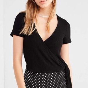 URBAN OUTFITTERS Wrap Top